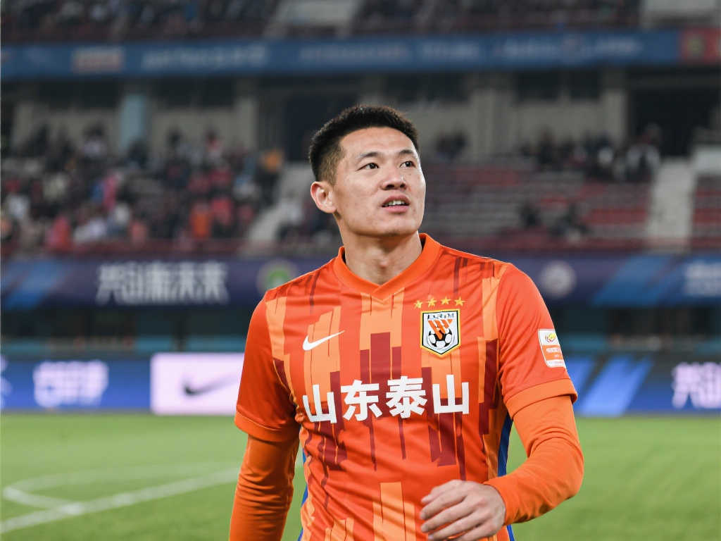 在波动