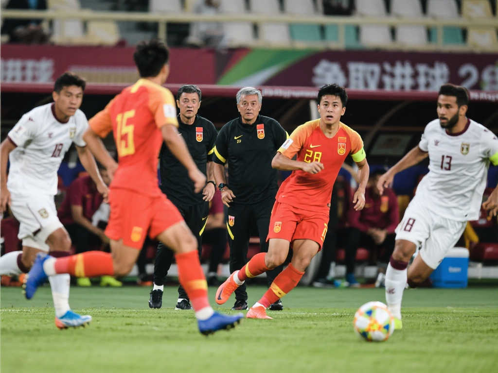 在球场上叱 在球场上叱